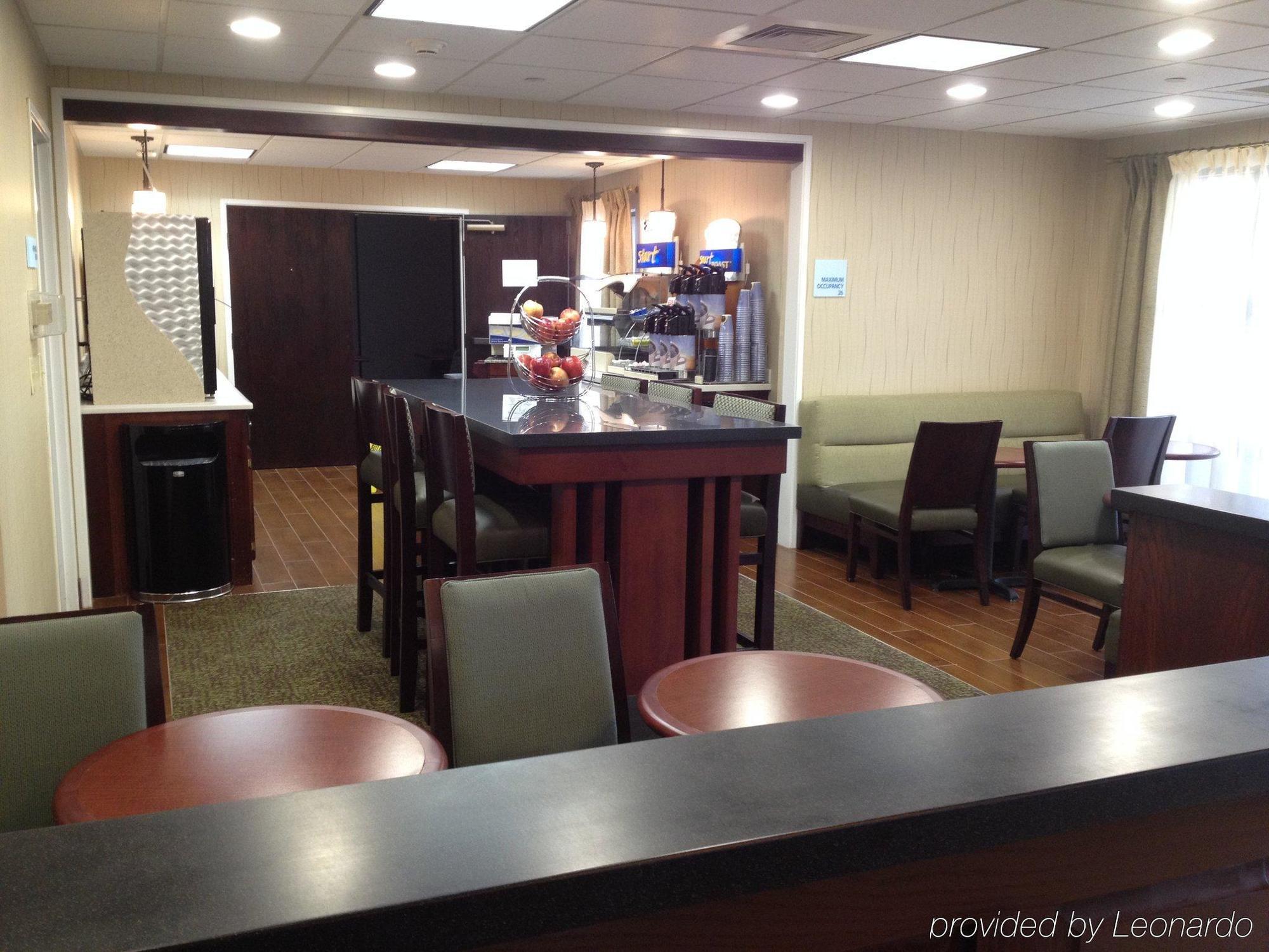 Holiday Express By Ihg Hotel 2*